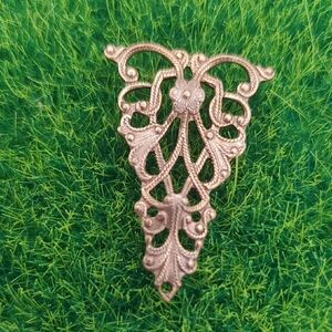 Ornate Gold Tone Filigree Pendant P313